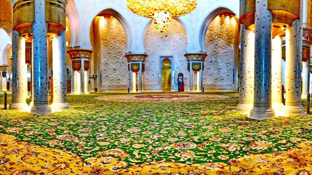 the colossal carpet sheikh zayed mosque explore dubai 360